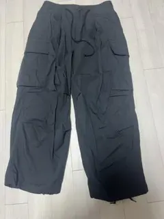 BEAMS ブラックカーゴパンツのサムネイル