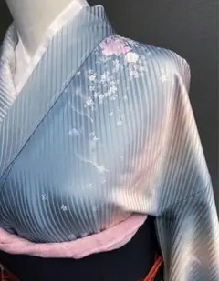 小紋　花紋　暈し染め　重ね衿付き　金彩　銀彩　着物　逸品　しつけ糸