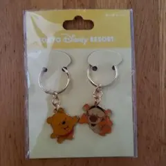 プーさん&ティガー　キーチェーン　ディズニーリゾート　キーホルダー　新品