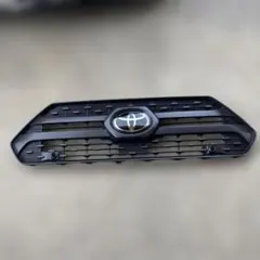 トヨタ RAV4アドベンチャー Adventure カメラ無し フロントグリルのサムネイル