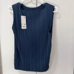UNIQLO プリーツノースリーブ　 S