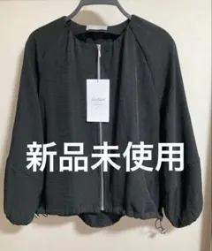 【新品 未使用 タグ付き】ブラック ノーカラージャケット　ブルゾン　Wポケット付