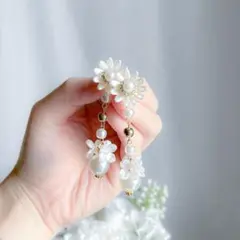 花舞う少女の耳飾り イヤリング/ピアス ハンドメイド パールアクセサリー ピアス