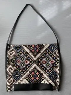 【新品】エスニック柄ショルダーバッグ