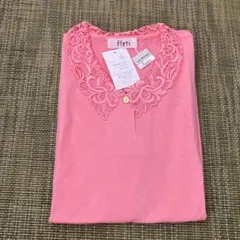 新品タグ付き　刺繍付きピンク半袖Tシャツ
