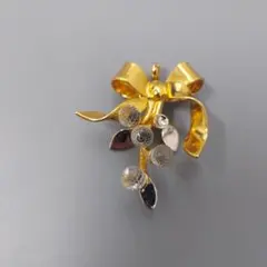 SWAROVSKI スワロフスキー　 リボン　ペンダントトップ