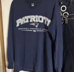 PATRIOTS ロゴ入り 長袖Tシャツ ネイビー