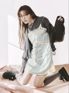 【完売商品】Lily Brown ヴィンテージスリップサテンミニワンピース
