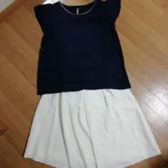 白のフレアースカートのサムネイル