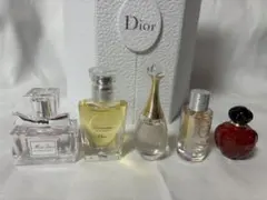 Dior ディオール モンテーニュトラベルオファー コフレセット ミニ香水 5点のサムネイル