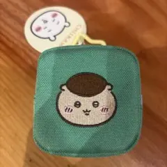 ちいかわ　カラビナ付き刺繍スクエア ミニポーチ くりまんじゅう