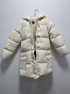 クリーム色 フード付きダウンコート