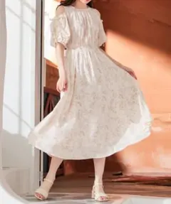 花柄ワンピース