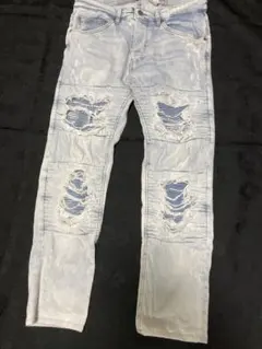 ダメージジーンズスキニー