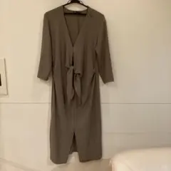 七分袖 ワンピース ウエストリボン付き　ZARA カーキ色