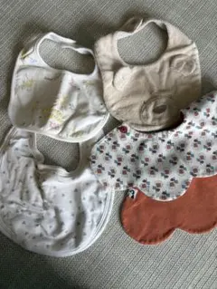 赤ちゃん用スタイ４枚まとめうり
