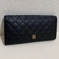 【美品】ジバンシー 長財布 キルティング ブラック がま口　ゴールド金のサムネイル