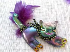 【匿名配送】手作り猫デザインブローチ 右向き