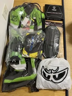 【新品タグ付き 土日発送】BERIK レーシングスーツセット