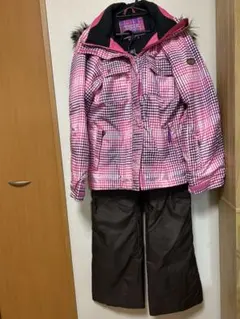 スノーボードウェア　スキーウェア　レディース　キスマーク　上下セット