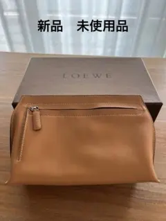 LOEWE ベージュ レザー Ｔポーチのサムネイル