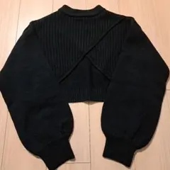 ショート丈ニット　セーター　黒