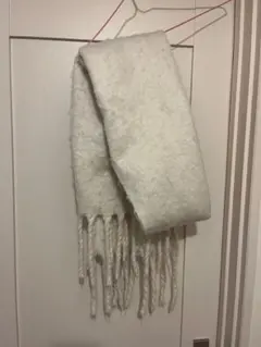 ホワイトフリンジマフラー