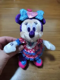 ミニーマウス　ぬいぐるみバッジ　ディズニーパルパルーザ　ミニーのファンダーランド
