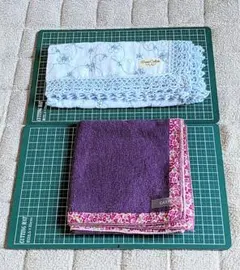 紫色花柄と水色のレースのコットンのランチョンマット　ブルーミング中西