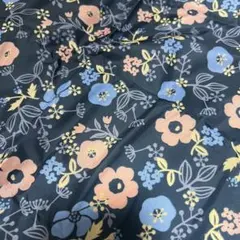 ポリエステル ネイビー花柄生地 はぎれまとめ