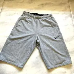 ナイキハーフパンツ　Lサイズ グレー