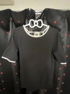 リブ編み 黒 半袖Tシャツ バックリボン