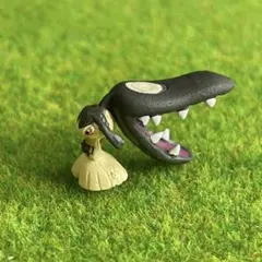 ポケモン　クチート　フィギュア