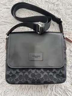 COACH メッセンジャーバッグ　PVCコーティングシグネチャーキャンバス