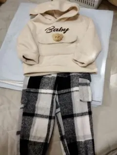 くまさんパーカー　ズボンセット