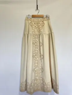 昭和　アトリエサブ　刺繍風プリント柄クリーム色フレアスカート　日本製