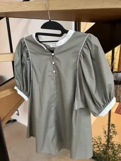 グレー パフスリーブ シャツ