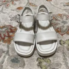 Clarks Signature レザーホワイトサンダル