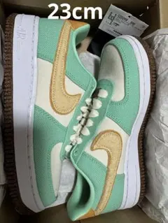 NIKE WMNS AIR FORCE 1 未使用　23cm