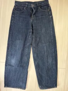 美品　GU ダークブルー ストレートレッグ デニム　レディース