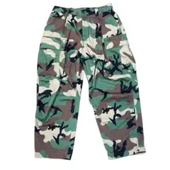 迷彩柄カーゴパンツ