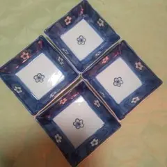 お値下げ♡青と白の花模様 四角小皿 4枚セット