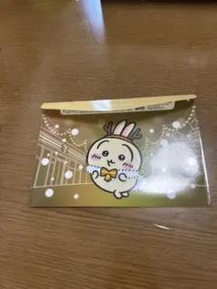 ちいかわ　うさぎ　セブンイレブン　フラットケース