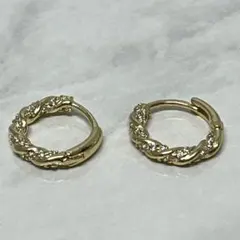 ゴールド フープツイストピアス