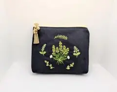 刺繍ポーチ　ハンドメイド