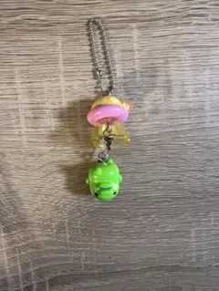 【未使用】たまごっち ガチャ くちぱっち チャーム UFO型 マスコット