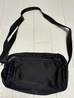 エース　ブラック　ショルダーバッグ