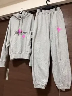 JUST A NOONグレー フード付きセットアップ