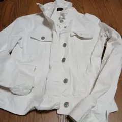 ホワイトデニムジャケット