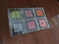 値下げ！6色パウダーアイシャドウパレット